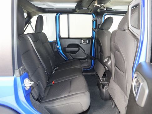 Used 2022 Jeep Wrangler Unlimited Sport image 14