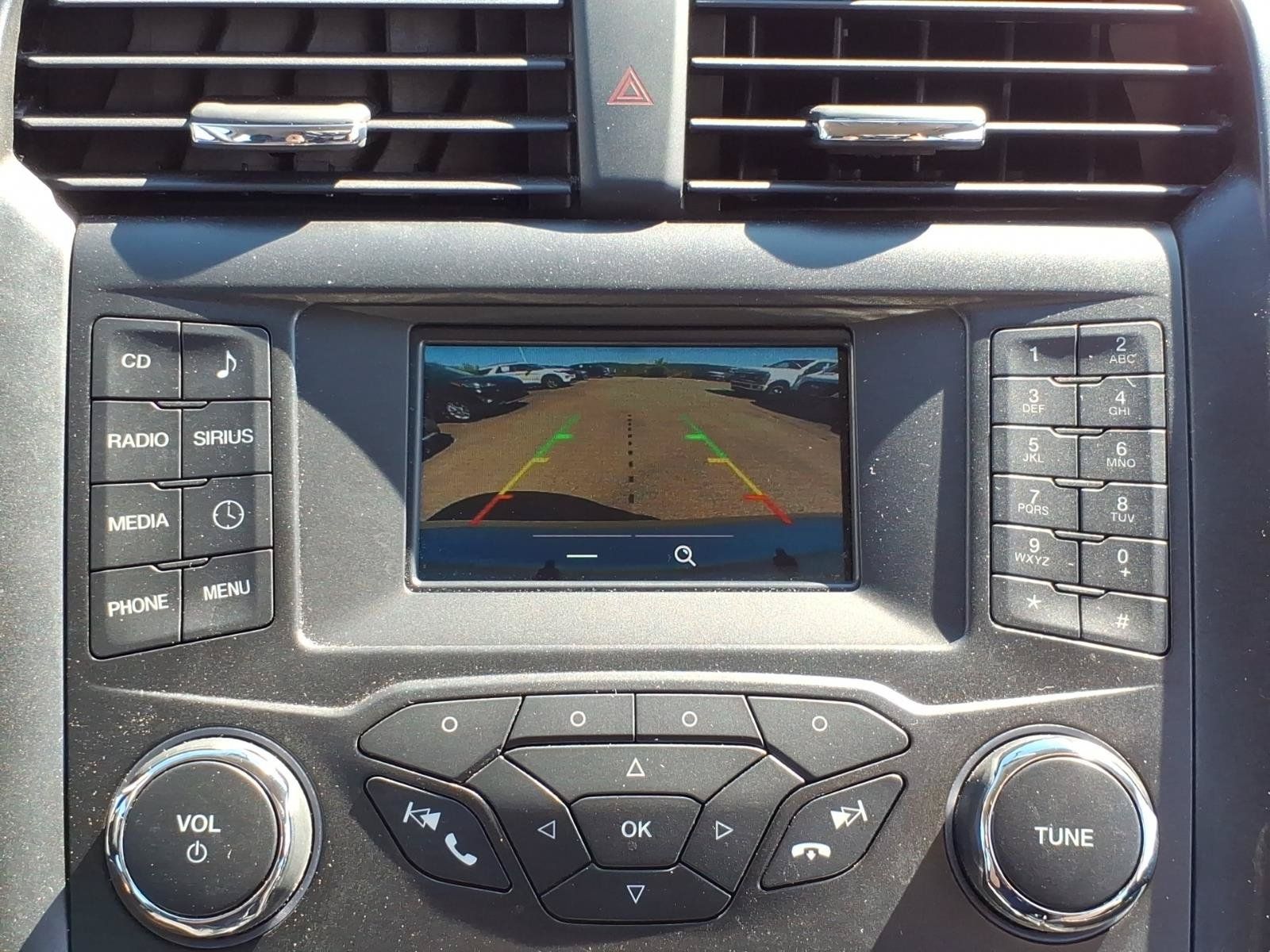 Used 2018 Ford Fusion SE w/ Equipment Group 201A FWD image 15