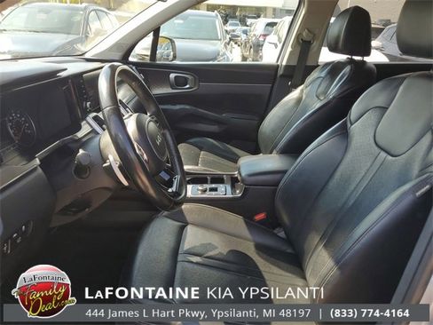 Used 2023 Kia Sorento EX image 9
