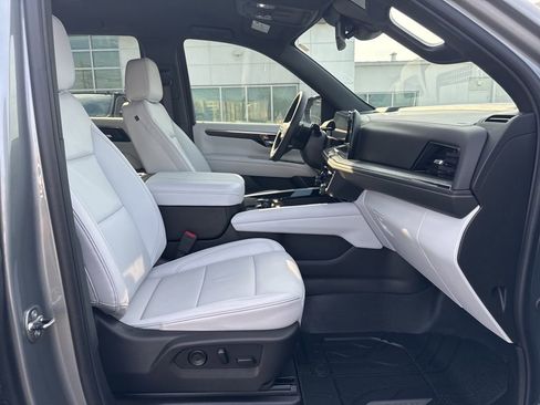 Used 2025 Chevrolet Tahoe Premier image 21