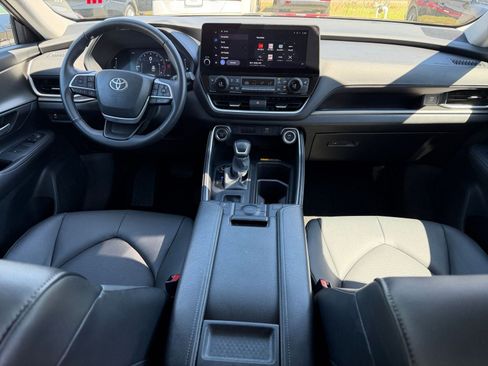 Used 2025 Toyota Grand Highlander FWD image 42