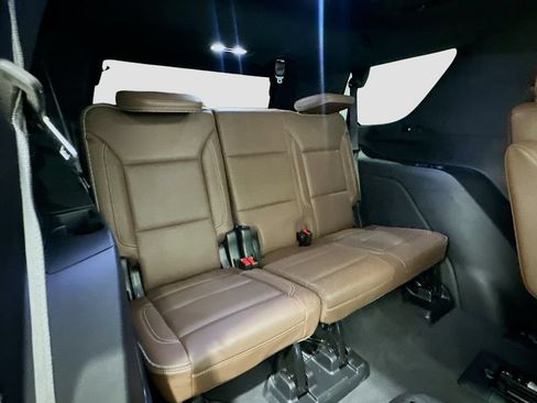 Used 2024 Chevrolet Tahoe High Country w/ Advanced Technology Package RWD image 30