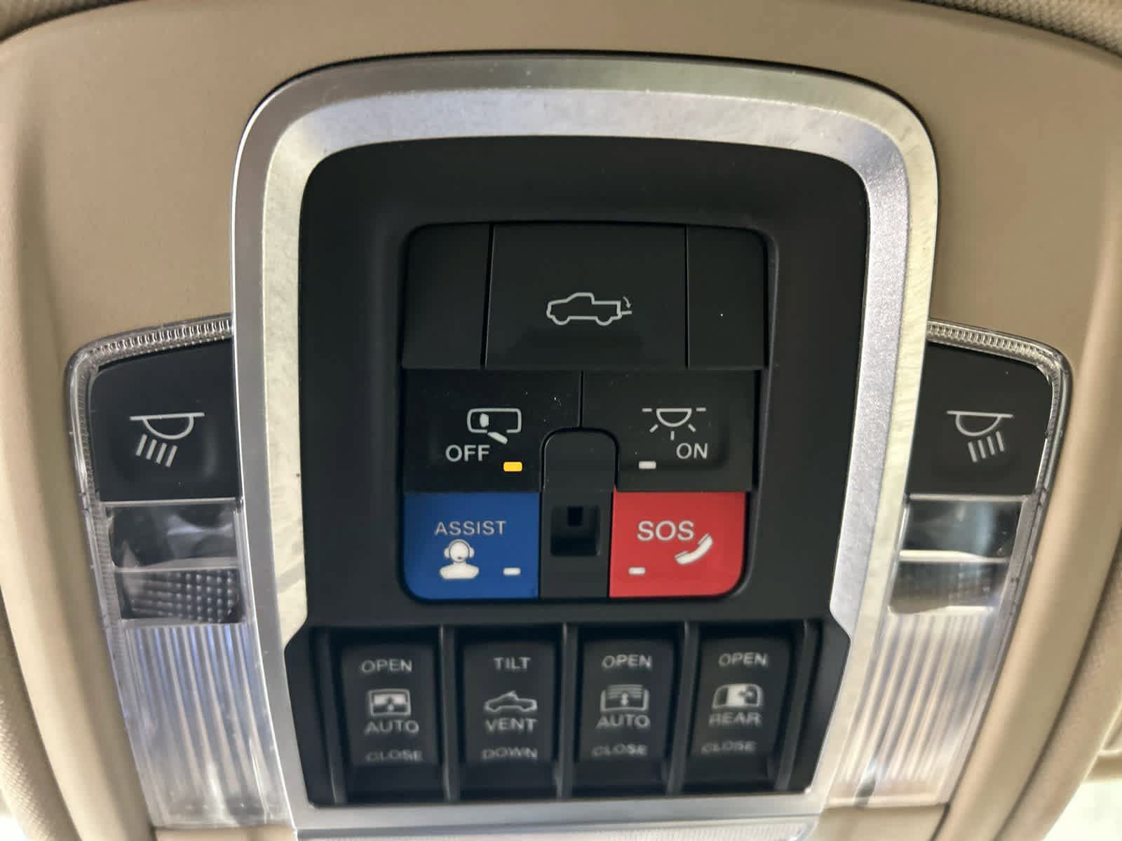 Used 2021 RAM 1500 Laramie AWD/4WD image 6