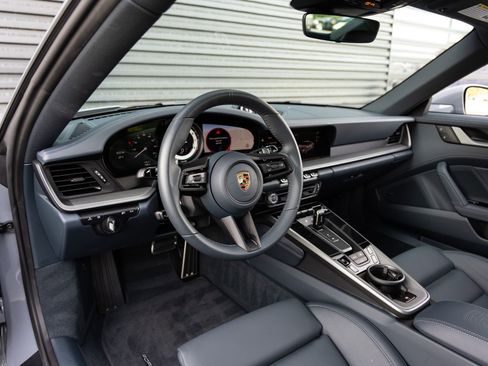 Certified 2024 Porsche 911 Carrera image 4