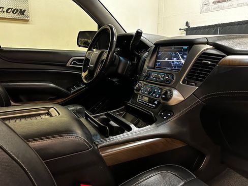 Used 2018 GMC Yukon Denali w/ Denali Ultimate Package AWD/4WD image 13