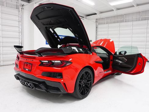 New 2026 Chevrolet Corvette Z06 w/ Z07 Performance Package image 16