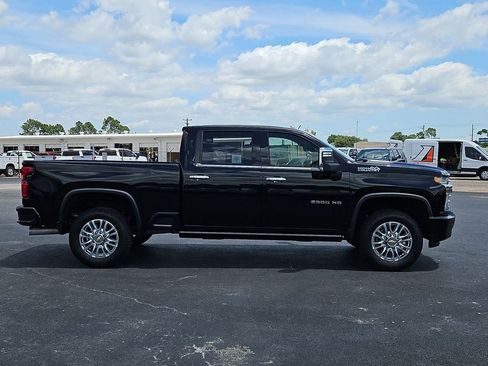 Used 2021 Chevrolet Silverado 2500 High Country w/ Z71 Off-Road Package AWD/4WD image 18