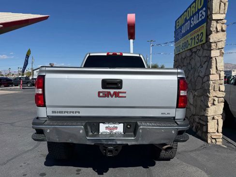 Used 2018 GMC Sierra 2500 SLE image 4