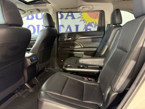 Used 2014 Toyota Highlander Limited w/ Driver Technology Package image 17