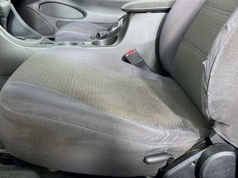 Used 2004 Ford Mustang Coupe RWD image 17