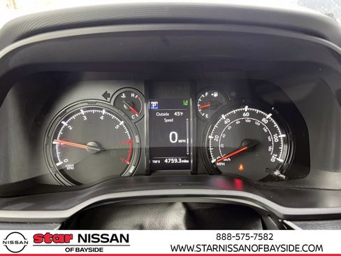 Used 2024 Toyota 4Runner SR5 AWD/4WD image 25