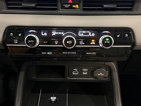 Used 2024 Honda Pilot Elite image 24