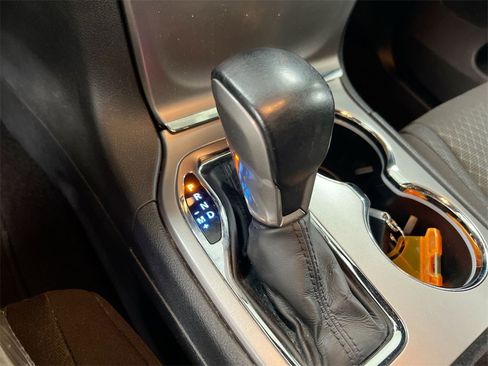 Used 2020 Jeep Grand Cherokee Laredo w/ 18" Wheel & 8.4" Radio Group image 17