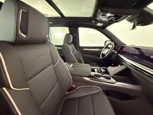 New 2026 Cadillac Escalade Luxury w/ Touring Package AWD/4WD image 43