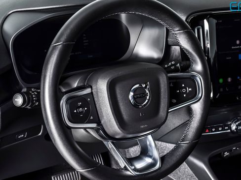 Used 2023 Volvo XC40 Recharge Plus AWD/4WD image 18