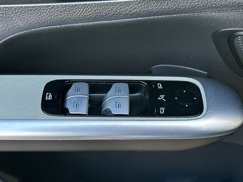 Used 2024 Mercedes-Benz GLC 300 GLC 300 image 12