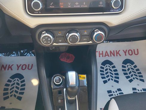 Used 2021 Nissan Versa SV image 9