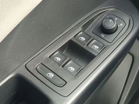 Used 2024 Volkswagen Taos SE image 24