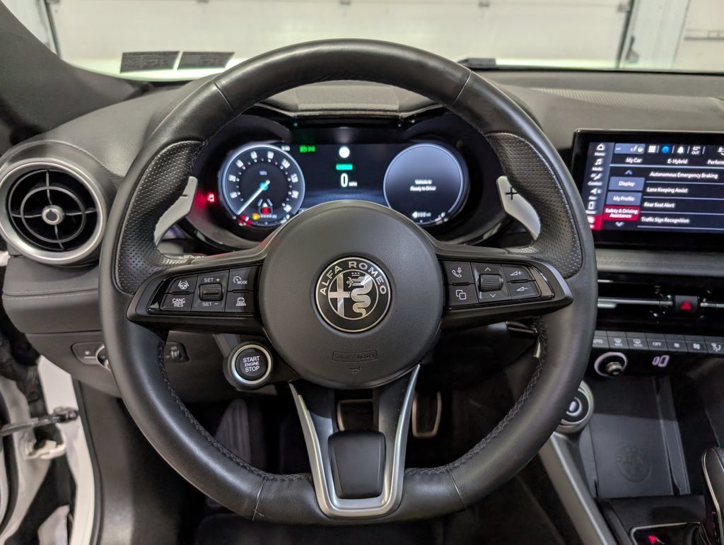 Used 2024 Alfa Romeo Tonale Veloce AWD/4WD image 17