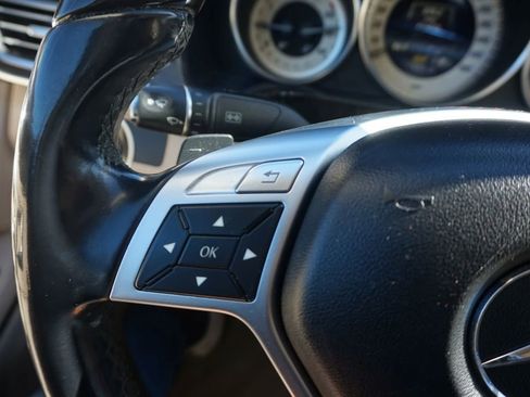 Used 2014 Mercedes-Benz E 550 4MATIC Sedan image 34