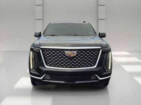 Certified 2025 Cadillac Escalade ESV Premium Luxury AWD/4WD image 8