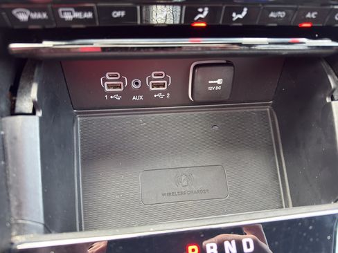 Used 2025 Jeep Grand Cherokee Altitude AWD/4WD image 20