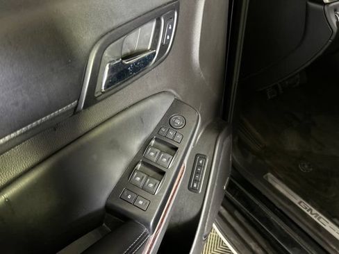 Used 2016 GMC Yukon SLT w/ Open Road Package AWD/4WD image 11
