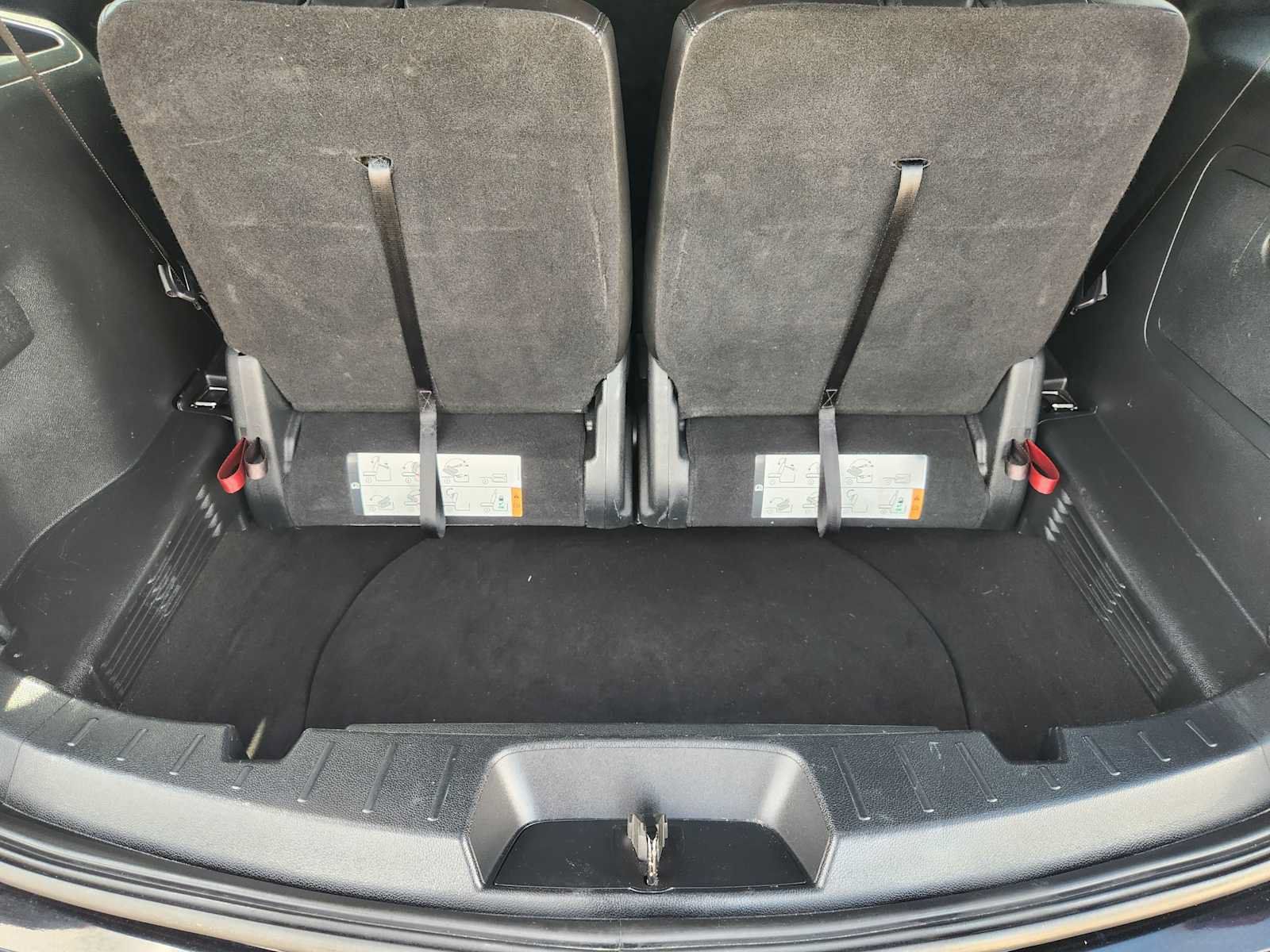 Used 2018 Ford Explorer XLT w/ Equipment Group 202A FWD image 32