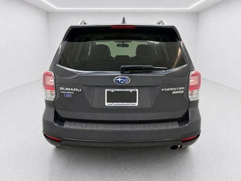 Used 2017 Subaru Forester 2.5i Limited AWD/4WD image 4
