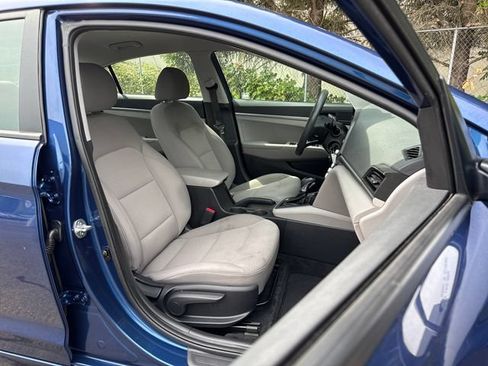 Used 2020 Hyundai Elantra SE FWD image 9