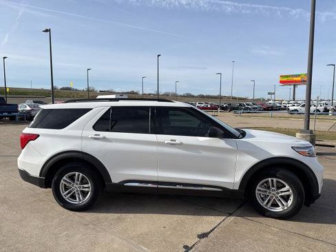 Certified 2022 Ford Explorer XLT image 17