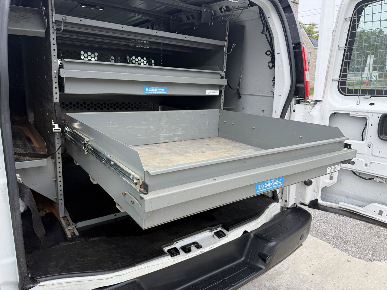 Used 2017 Chevrolet Express 2500 RWD image 16