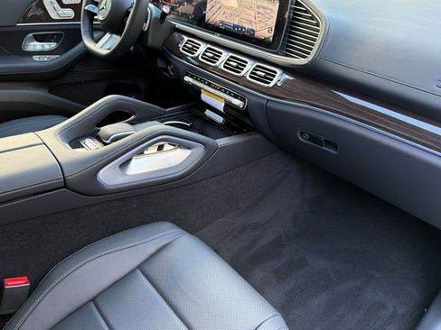 New 2026 Mercedes-Benz GLS 450 4MATIC image 16