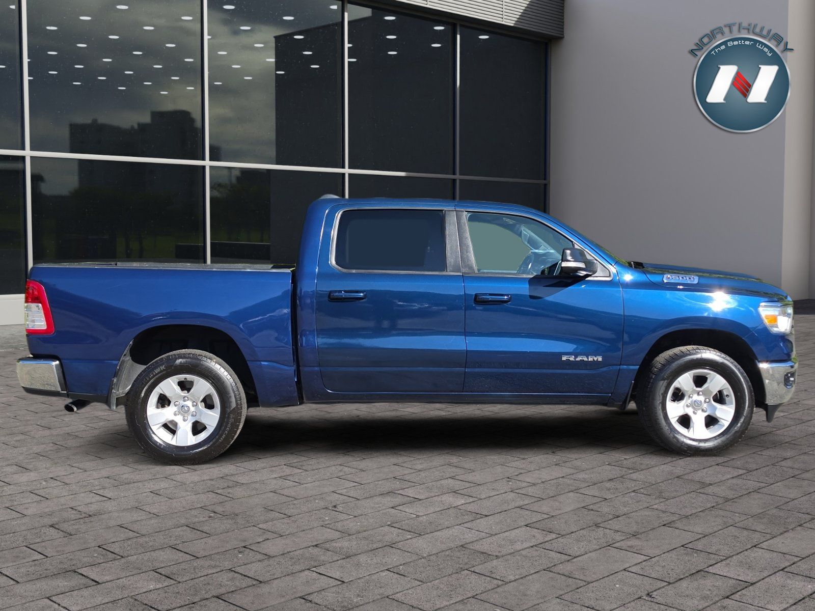 Used 2022 RAM 1500 Big Horn AWD/4WD image 6