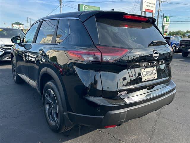Used 2026 Nissan Rogue SV FWD image 5