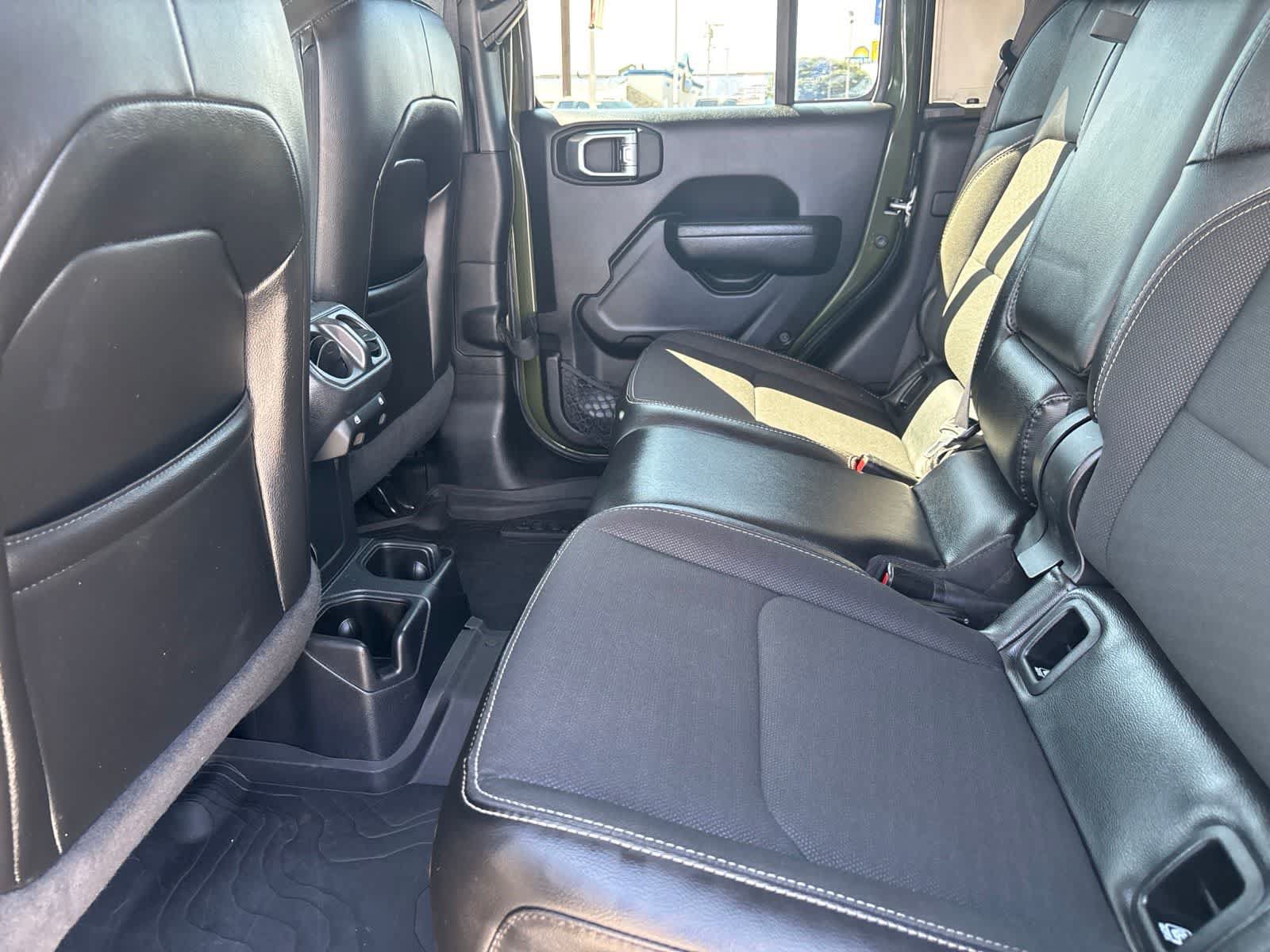Used 2023 Jeep Gladiator Sport AWD/4WD image 11