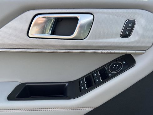 New 2025 Ford Explorer Active w/ Active Comfort Package image 14