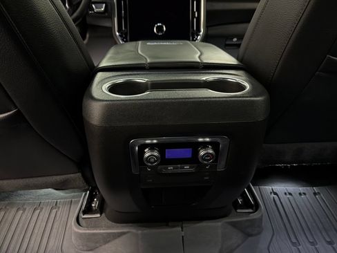 Used 2025 GMC Yukon Denali w/ Sun & Power Step Package RWD image 19