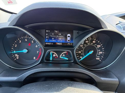 Used 2017 Ford Escape SE image 11