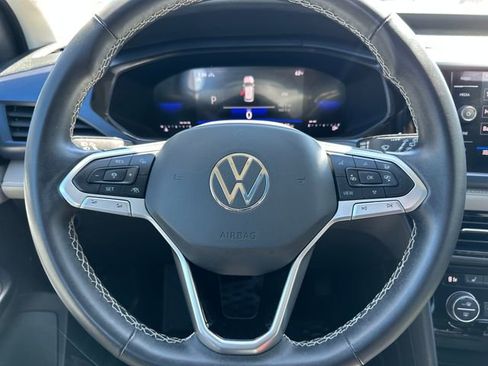 Certified 2024 Volkswagen Taos SE image 18