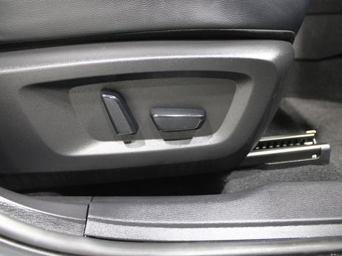 Used 2024 Mitsubishi Outlander SEL image 35