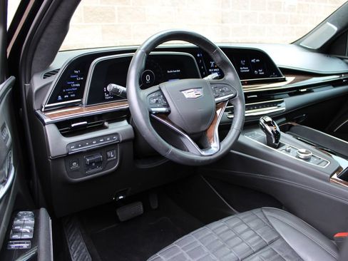 Certified 2022 Cadillac Escalade Sport Platinum AWD/4WD image 16
