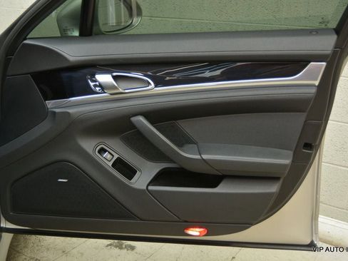Used 2011 Porsche Panamera 4 AWD/4WD image 8