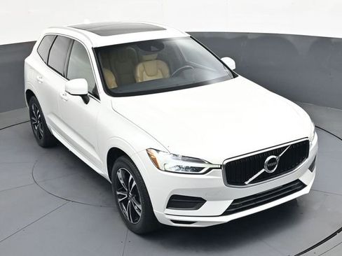 Used 2020 Volvo XC60 T5 Momentum w/ Protection Package image 26