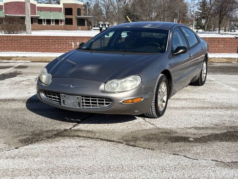 Used 1998 Chrysler Concorde LXi FWD image 2
