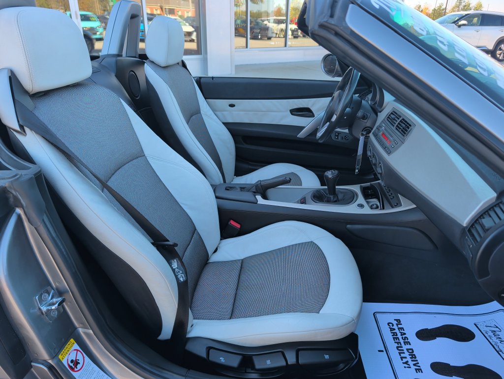 Used 2003 BMW Z4 2.5i RWD image 20
