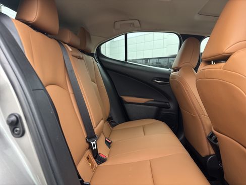 Used 2021 Lexus UX 250h w/ Accessory Package (Z1) AWD/4WD image 33