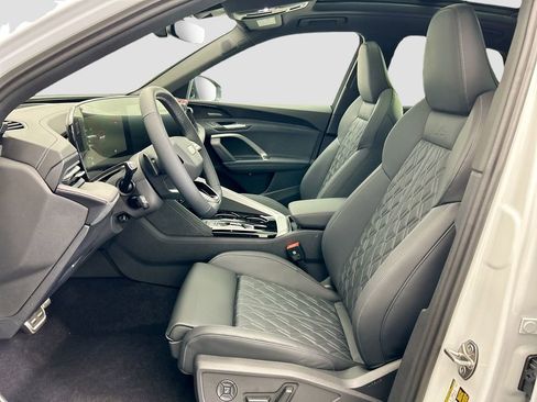 New 2025 Audi SQ5 Premium Plus image 18