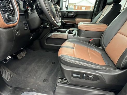 Used 2022 Chevrolet Silverado 2500 High Country w/ Z71 Off-Road Package image 13