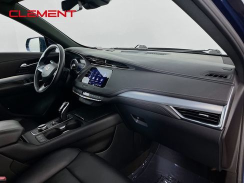 Used 2021 Cadillac XT4 Premium Luxury FWD image 36